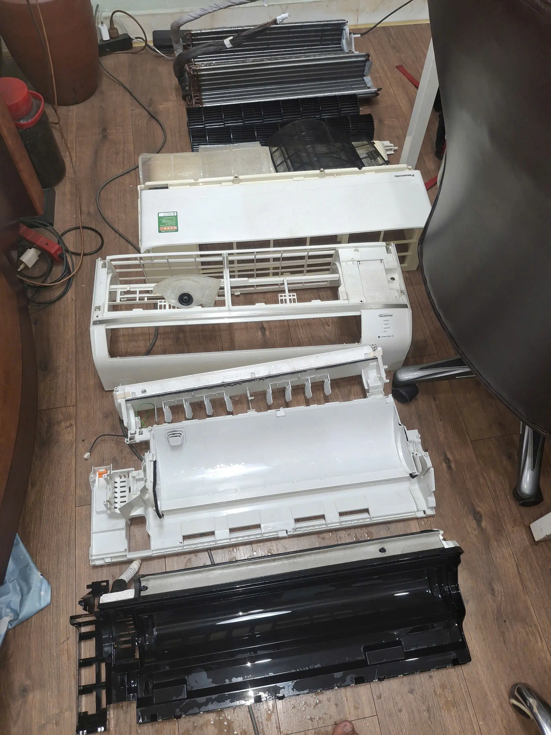 vệ sinh m&aacute;y lạnh chuy&ecirc;n s&acirc;u